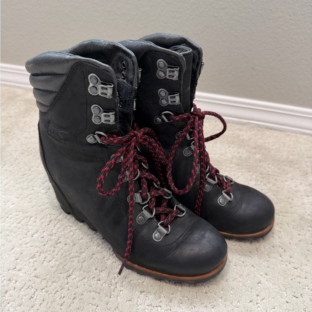 Sorel Women's Conquest Waterproof Wedge Boot